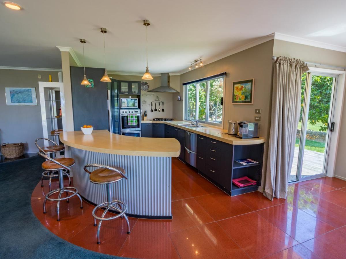 La Casa Al Mare - Golden Bay Beach House Tasman Extérieur photo